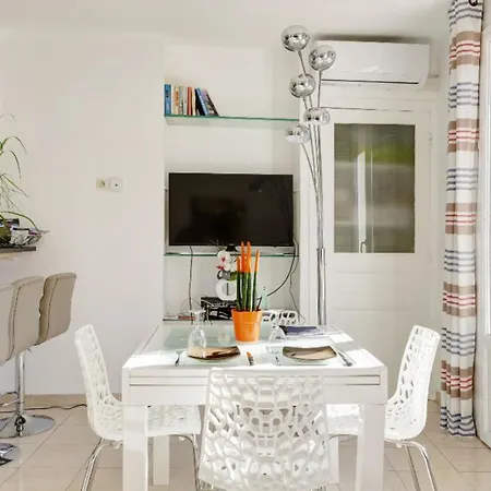 Appartements Cannes Apartment *